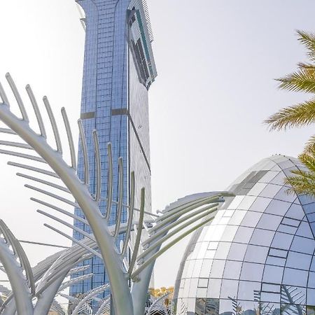 Ultra Luxury Palm Tower With Shared Hotel Facilities 두바이 외부 사진