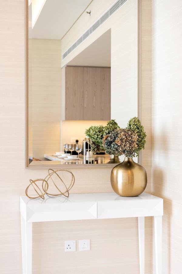 Ultra Luxury Palm Tower With Shared Hotel Facilities 두바이 외부 사진