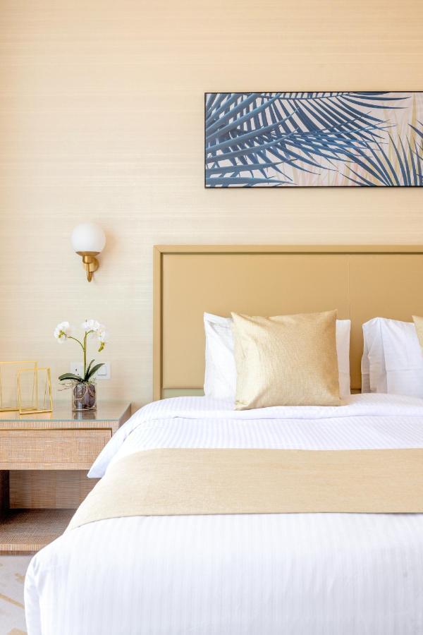 Ultra Luxury Palm Tower With Shared Hotel Facilities 두바이 외부 사진