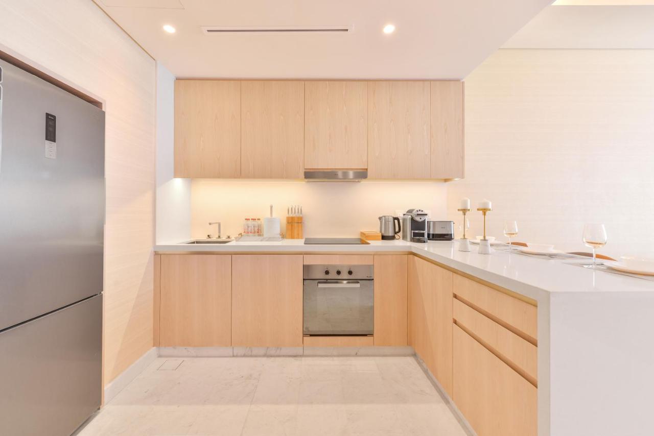 Ultra Luxury Palm Tower With Shared Hotel Facilities 두바이 외부 사진