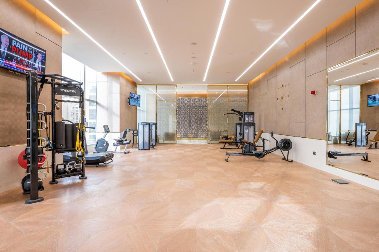 Ultra Luxury Palm Tower With Shared Hotel Facilities 두바이 외부 사진
